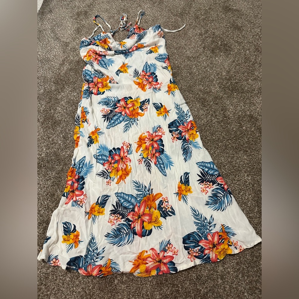 Emory Park Blue and Orange Hawaiian Patterned midi slip dress.